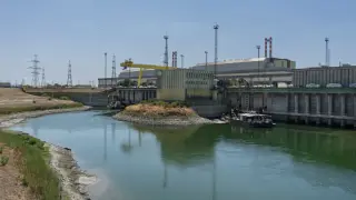 АЕЦ „Пакш“ работи на 25%: Унгария ще повишава изкуствено нивото на Дунав