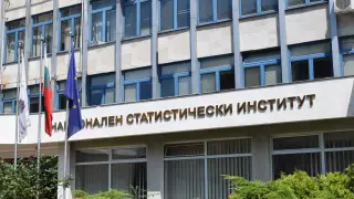 Съкращават с 10% работните места в НСИ