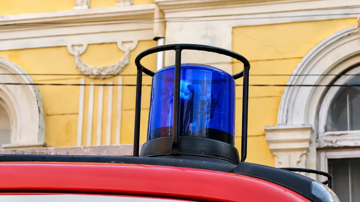 Пожар избухна в оптика в Стара Загора, подозират техническа неизправност