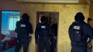 ГДБОП: арестувахме Братя Пееви, карали жени да проституират в страната