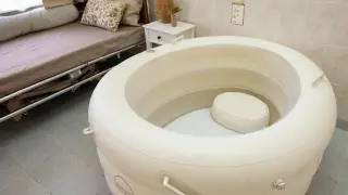 Шуменската болница вече ще предлага водно раждане