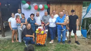 Столетничка от Родопите отпразнува 100-годишния си юбилей в народна носия