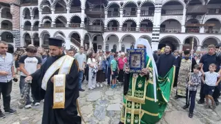Чудотворната Хавайска икона беше посрещната в Рилския манастир