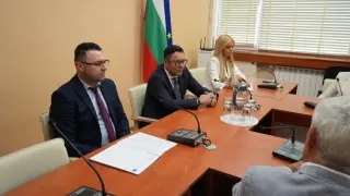 Вицепремиерът Пулев: Подкрепяме индустрията, за да запазим конкурентоспособността и работните места