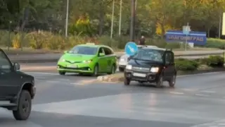 Като в Англия: Шофьор подкара в насрещното в Благоевград