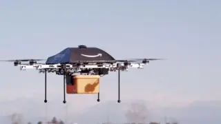 Дроновете на Amazon започнаха да хвърлят пратки в басейни и езера Кадри