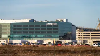 Технологичните гиганти в Южна Корея се надпреварват да купуват собствени акции и да плащат дивиденти