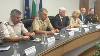 България и САЩ обсъдиха ускоряването на доставките на изтребителите F-16