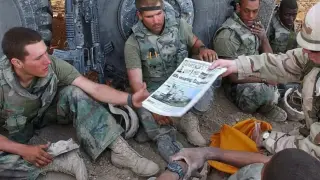 Пентагонът уволни ръководството на независим военен вестник, дни след разкритията за условията на „Ейбрахам Линкълн“