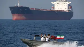 Иран въведе „черен списък“ с кораби: кои са нарушителите и какви са последствията за тях