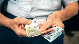 Бум на международните пенсии: Все повече българи получават пари от чужбина