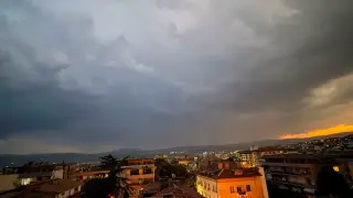 Мощна буря наближава Благоевград, кметът призова гражданите да се скрият