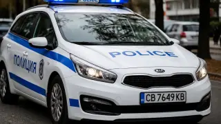 Полицай от Карлово трогна хиляди с жест към майка и дете