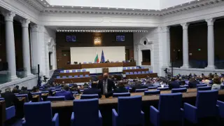 Окончателно: Минималната работна заплата се определя по тези четири критерия