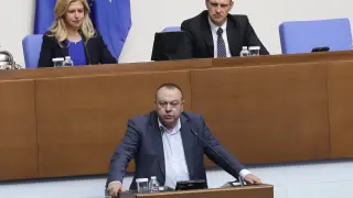 Депутати от ДПС сравниха със земята ксенофобите от "Възраждане": България води политика за разбирателство и мир с всички свои съседи