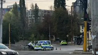 Катастрофа в София, бус се заби в мантинелата при гара „Подуяне“