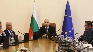 Радев с важни данни за парите на България и увеличението на данъците