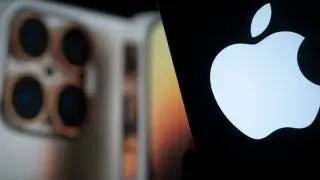 Apple показва първия сгъваем iPhone на 9 септември