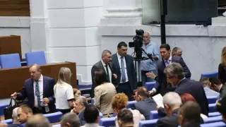 Заседанието на Народното събрание започва по-рано с блицконтрол