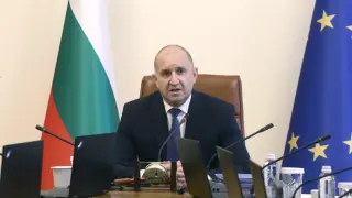 Радев с писма до ЕС и НАТО заради атаката с дронове по кораби в Черно море