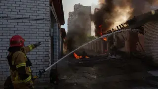 Девет ранени при руски въздушни атаки в Киевска област, има щети по домове и складове