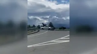 Пикап с оръжейна установка се появи край кортежа на Путин във Владивосток