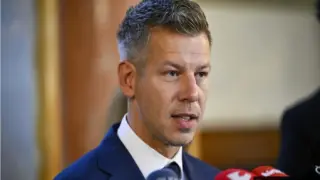 Премиерът Петер Мадяр планира нов данък за най-богатите в Унгария