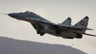 Три компании с оферти за ремонта на 10 двигателя за МиГ-29