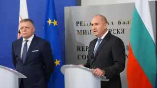 Фицо от София: Съгласен съм с Радев, кризата в Украйна не може да се реши с война