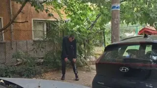 Мъж "зомби" се появи до детски градини в Пловдив