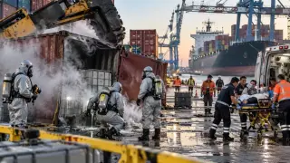 Химическо вещество изтече в пристанището на Мерсин, 35 души са в болница