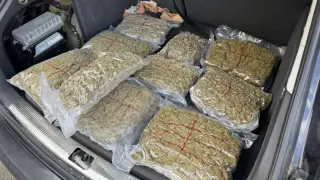 Задържаха тийнейджър с 10 кила дрога в София