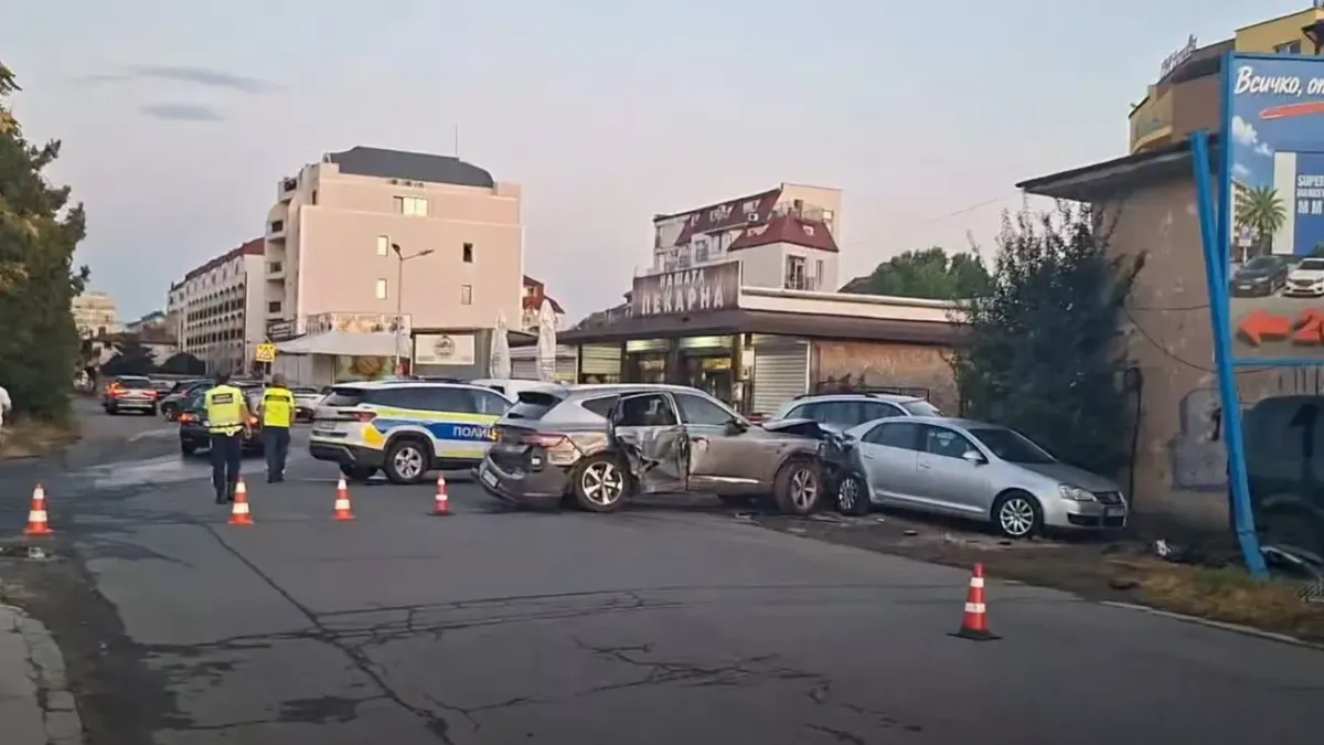 Тежка катастрофа в Слънчев бряг! Украинец помля всичко по пътя си и избяга
