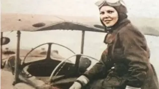 Райна Касабова от Карлово: 15-годишното момиче, което направи история като първа жена пилот в света