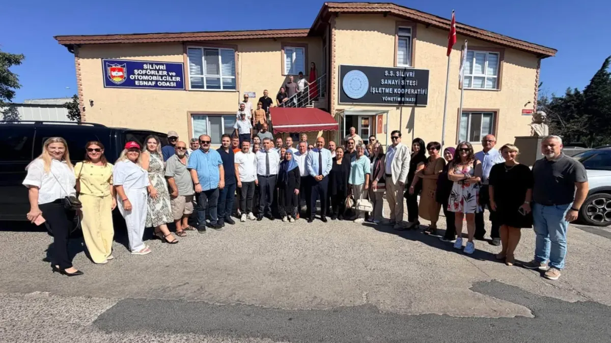 Представители на ДПС проведоха срещи с изселници в Силиври, Истанбул