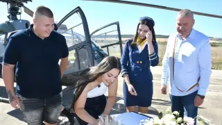 Предложение за брак в небето над бившата авиобаза Узунджово