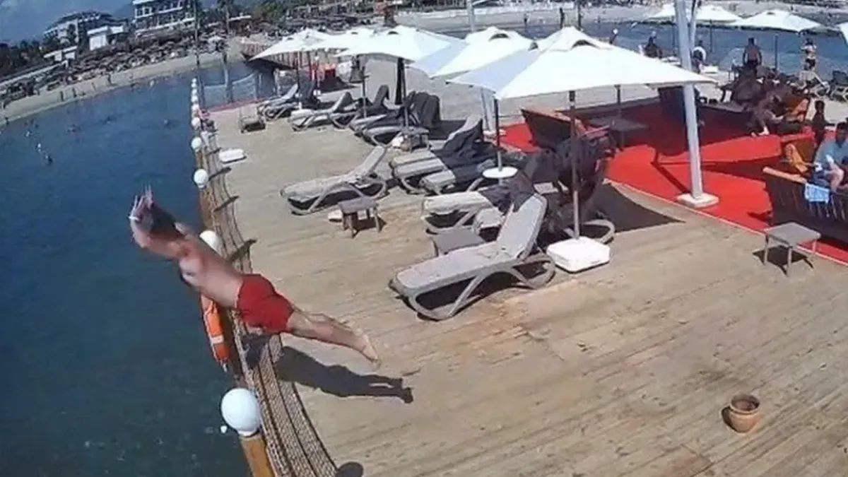 Баща на три деца загина, след като скочи от кей в морето в Турция