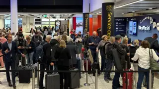 Повече от 600 полета са отменени във Великобритания
