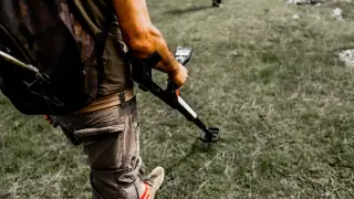 Мъж с металдетектор откри рекордно съкровище от епохата на викингите във Финландия