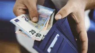 Правителството одобри нов механизъм за минималната заплата, ето как ще се определя