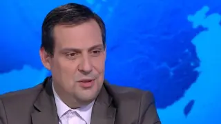 Защо плащаме повече за горивата при по-евтин петрол? Експерт с обяснение