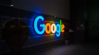 Google алармира: Хакерите масово впрягат изкуствен интелект и автономни агенти за светкавични атаки