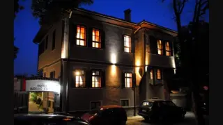 Пак продават култов хотел в Пловдив
