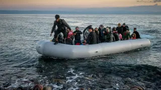 Мигрантският натиск към Крит: Гърция засилва контрола и подготвя нови центрове