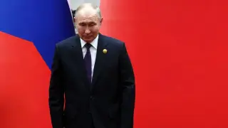 NYT: Зад гърба на Путин започна „война“ за власт между два влиятелни клана