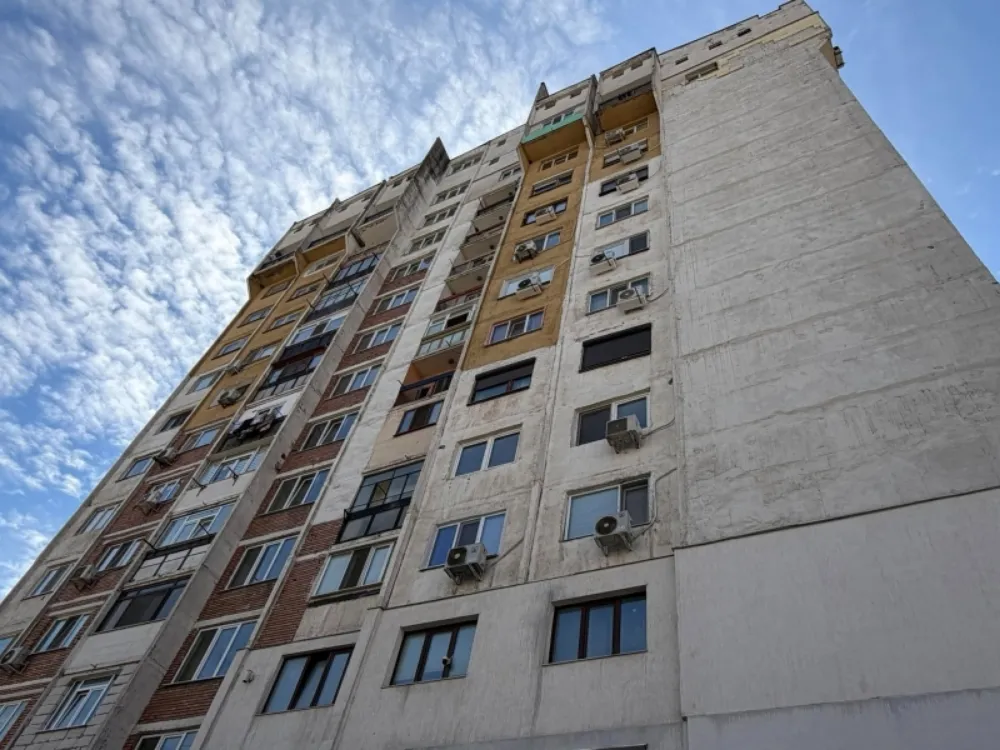 Пиян баща провеси малкото си дете от 9-ия етаж след скандал във Враца