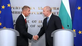 Чешкият премиер Бабиш предложи сделка на Радев