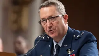 Военен съветник на Тръмп: US военните трябва да се подготвят за бойни действия около Луната