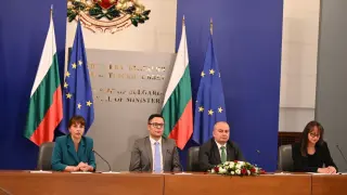 Над 550 хил. уязвими граждани ще получат по 50 евро заради високите цени на горивата
