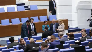 Седем министри на парламентарен контрол: Бомбени заплахи, „Баба Алино“ и болницата в Смолян